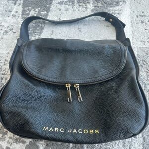 MARC JACOBS pebbled leather shoulder bag. Excellent condition black